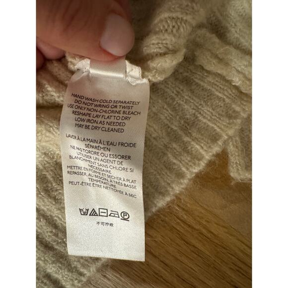 URBAN OUTFITTERS Uo Bibi Wrap Sweater In Cream Size Small $60 - Picture 6 of 7